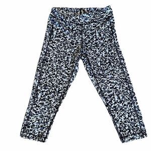 Under Armour Black Camo Fitted Crop Leggings